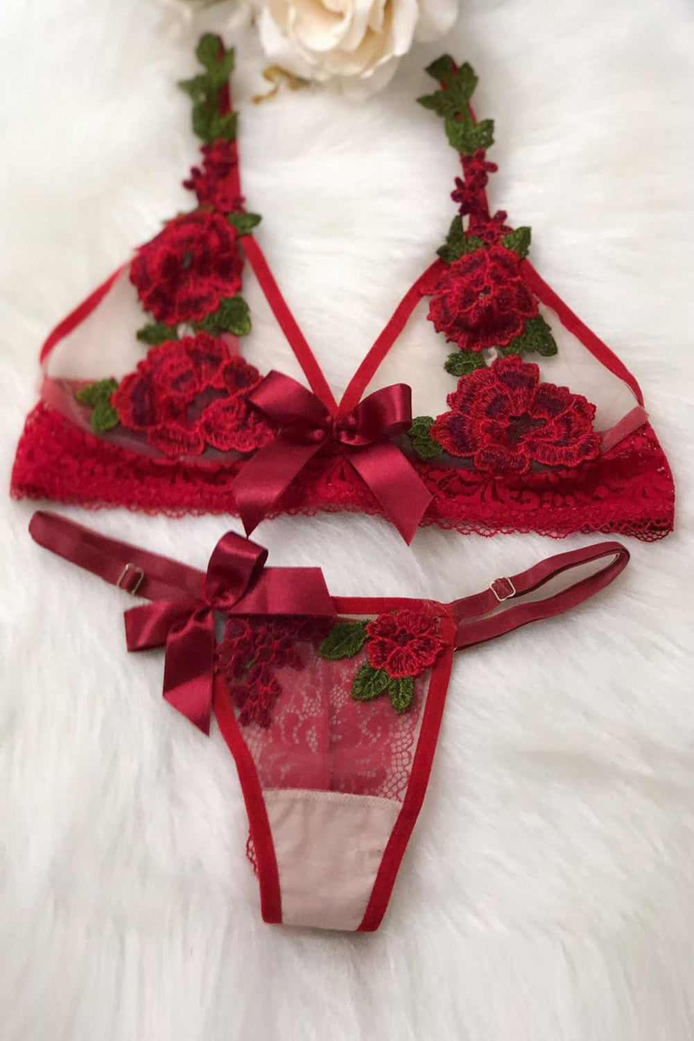Set of satin lace with lining (bra + panties), pink, red petals